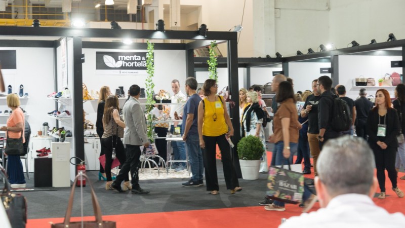 Estande coletivo Estação Moda RS, na Couromoda