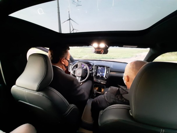 Interior do XC-40, carro 100% elétrico, lançado no RS pela Volvo