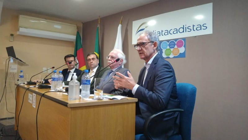 Secretário adjunto Derly Fialho foi um dos palestrantes do evento