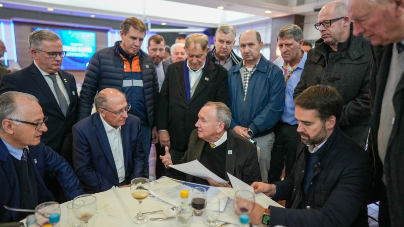 O governador ressaltou como prioridade a criação, por parte da União, de programa para manutenção dos empregos