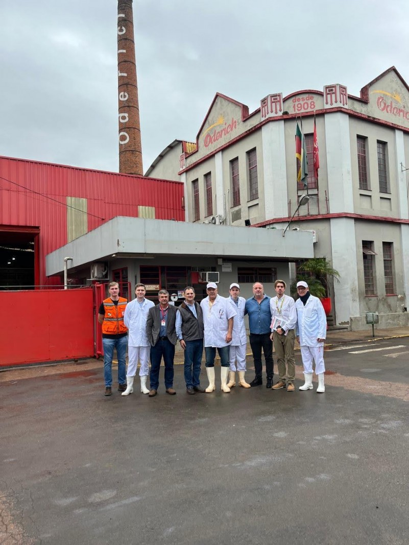 Sedec acompanhou visita à fábrica da Oderich
