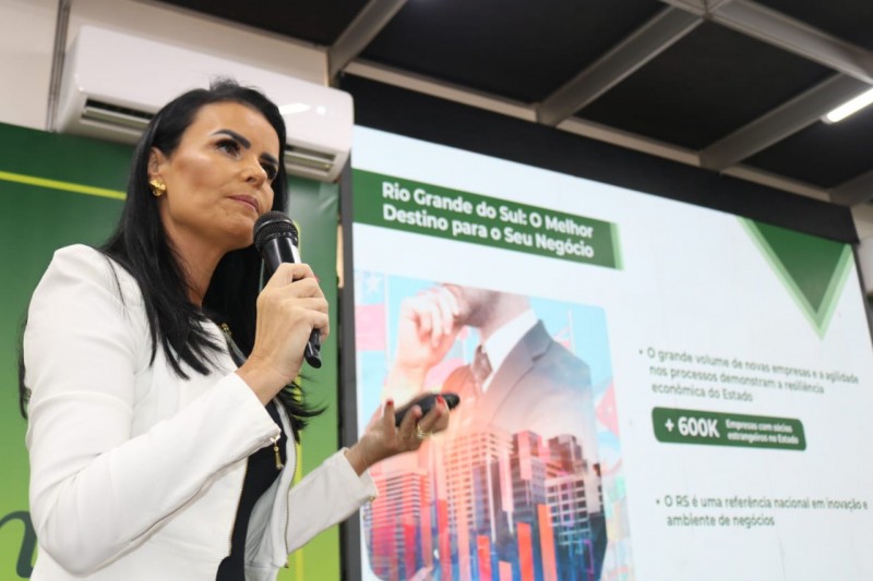 Lauren falou do Tudo Fácil empresas e do Tá na Mão Empresas, ferramentas que facilitam a vida do empreendedor
