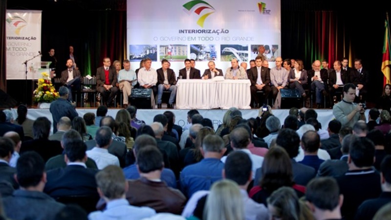 20130423150948camila-domingues-palacio-piratini.jpg